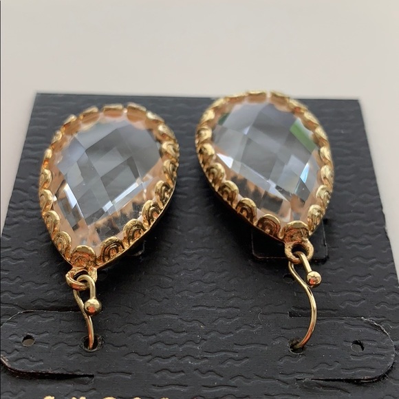 Francesca’s Collections faceted teardrop earrings - Picture 4 of 8